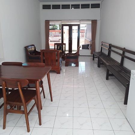 Welirang 20B Homestay - Max 2 Orang Per Kamar Маланг Екстериор снимка